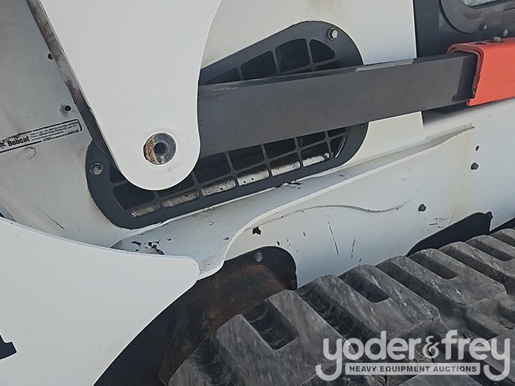 2016-bobcat-t870-image-10