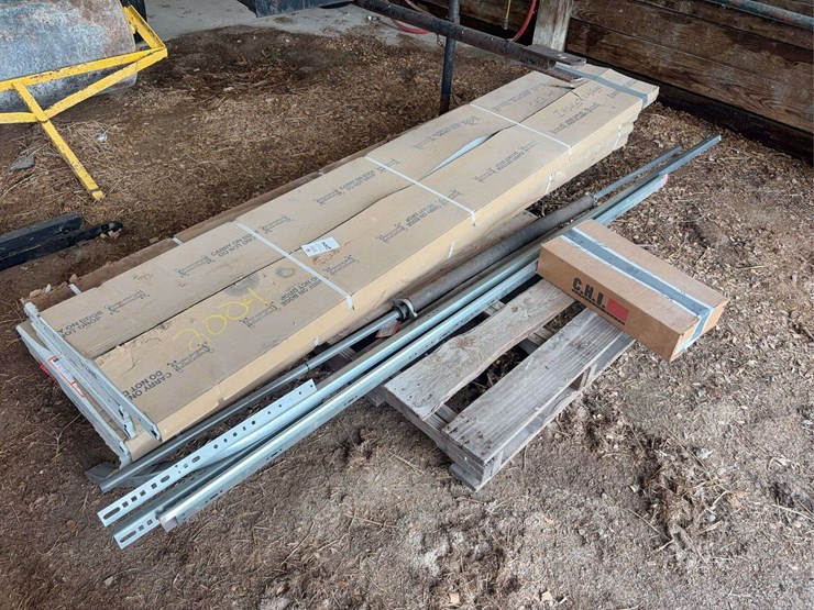 brand-new-chi-8ft-x-8ft-garage-door,-insulated-with-glass-image-1