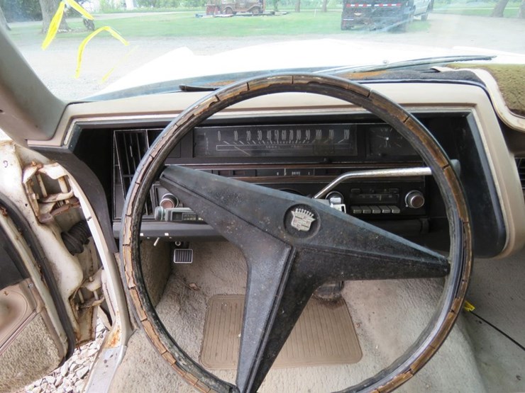 1969-cadillac-coupe-deville-2dr-ht-image-12