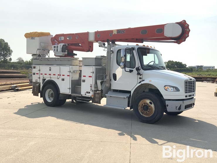 2015-freightliner-m2-106-image-3