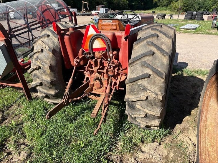 ih-574-gas-tractor-image-7