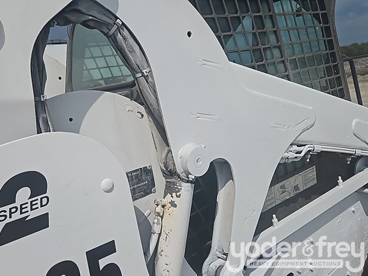 2011-bobcat-s185-image-24