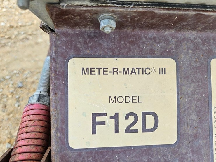 #12-•-turfco-meter-matic-iii-top-dresser-image-20
