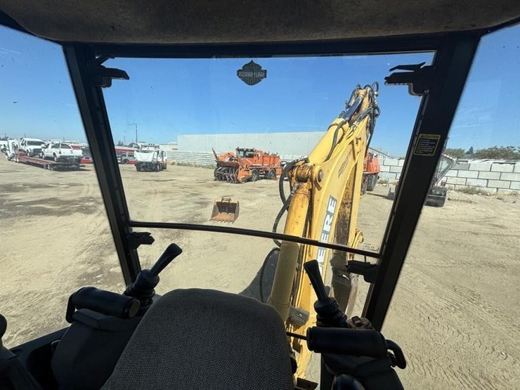 deere-310sg-image-51