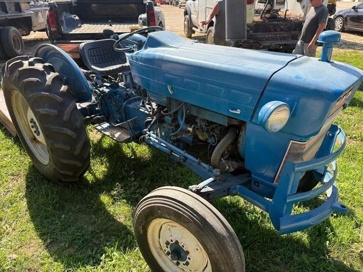 ford-3000-image-3
