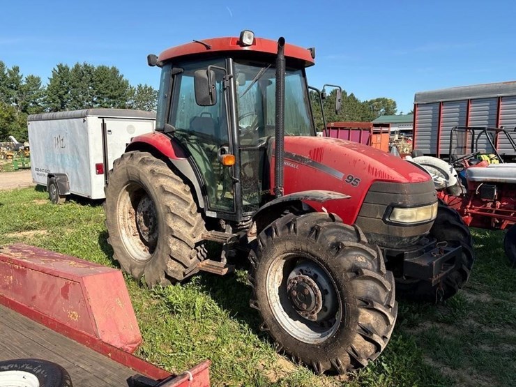 case-ih-farmall-95-image-4