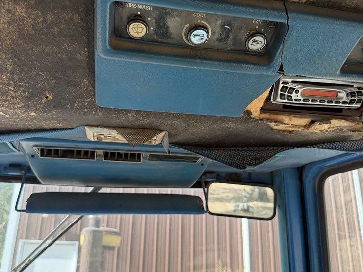 ford-7700-image-27