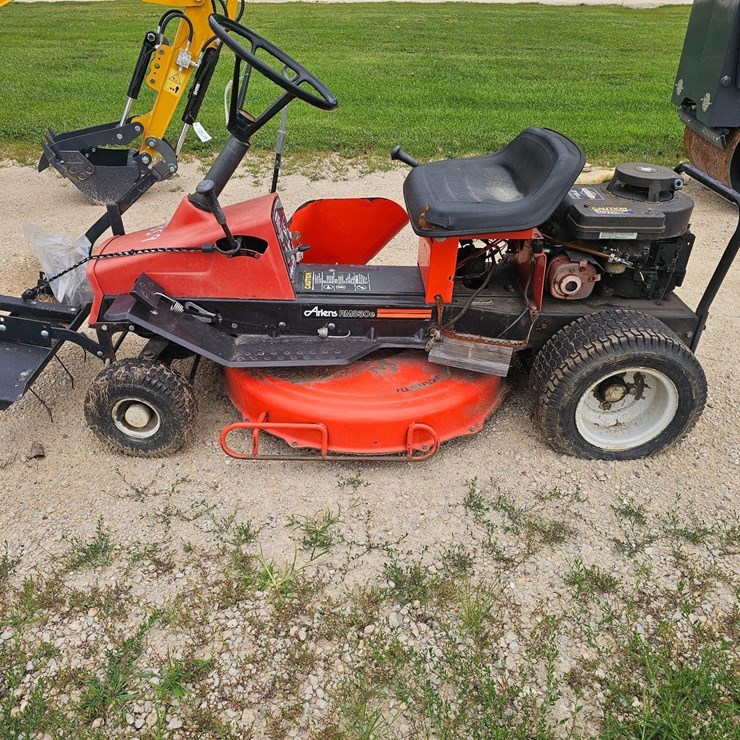 Ariens RM830c Riding Mower