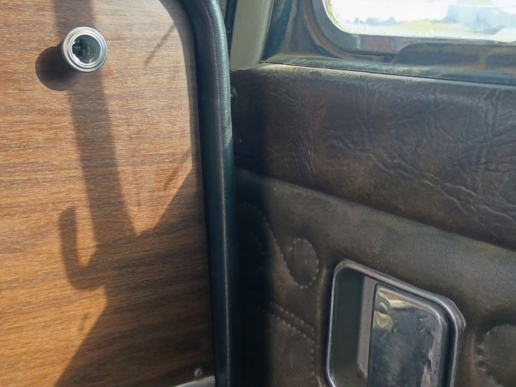 1985-peterbilt-359-image-31