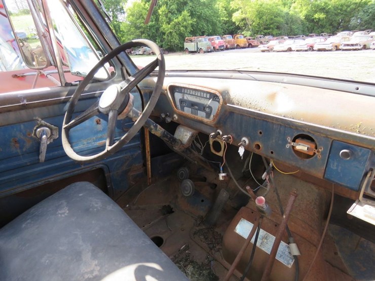1955-ford-c600-image-9