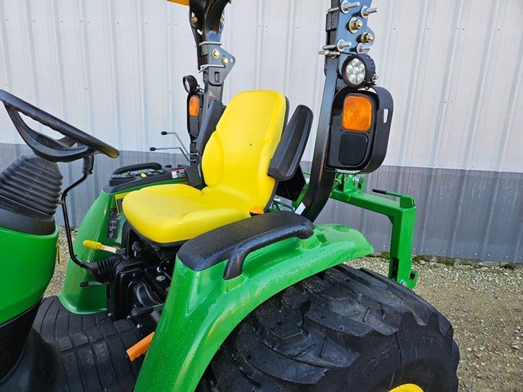 john-deere-3033r-image-37