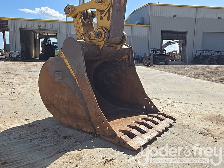 2019-caterpillar-336-image-20