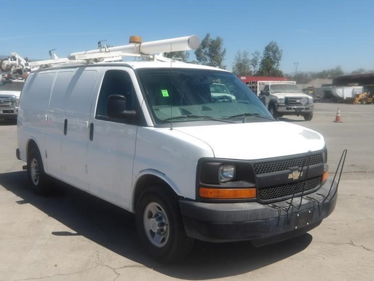 2014-utility-van-image-2