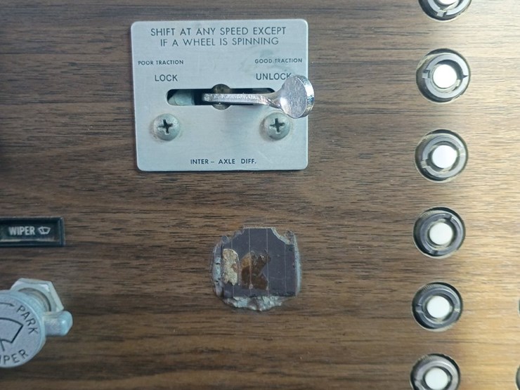 1985-peterbilt-359-image-29