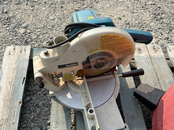 shop-&-tool-lot---see-description-image-11