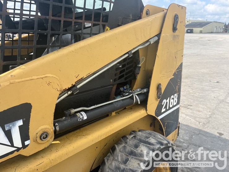 caterpillar-216b-image-18