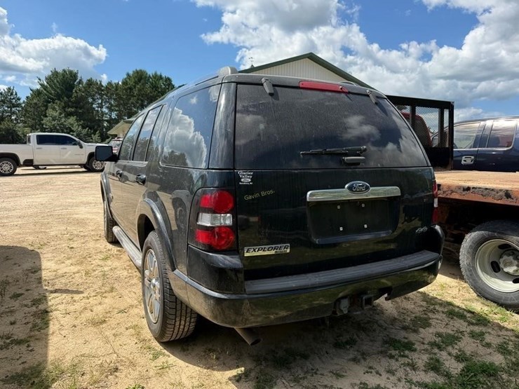 2008-ford-explorer-limited-image-3