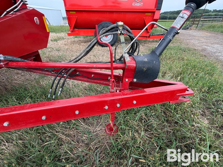 2021-new-holland-195-image-17