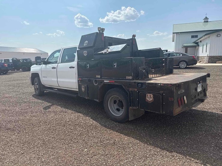 2018-chevrolet-silverado-3500hd-image-34
