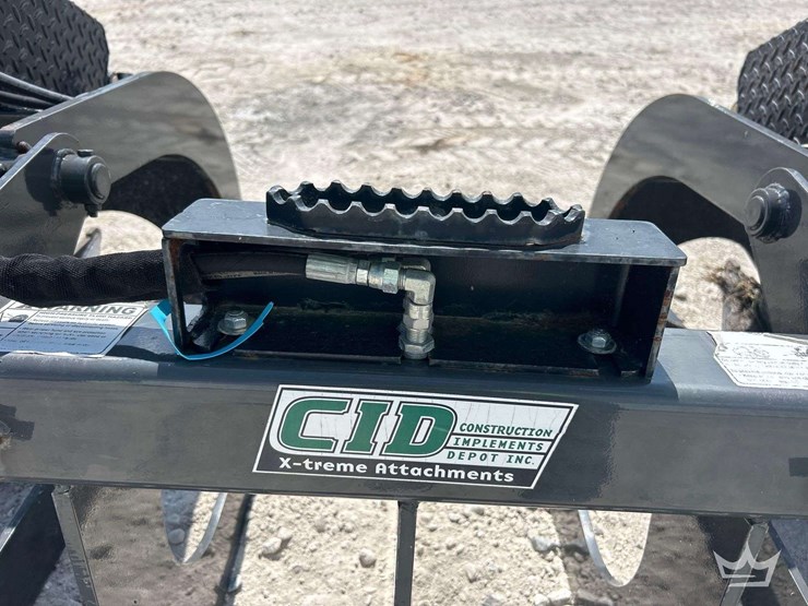 c.i.d.-xgr78-s-78in.-hydraulic-dual-cylinder-root-grapple-skid-steer-attachment-image-7