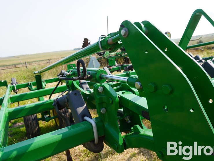 john-deere-2410-image-16