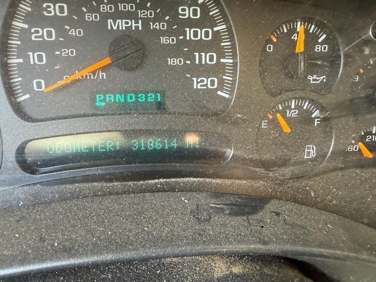 2004-chevrolet-2500-image-8
