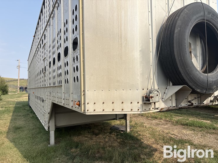 1994-merrit-48x102-t/a-livestock-trailer-image-13