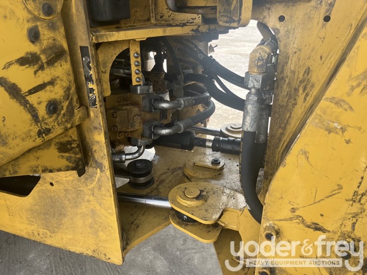 2016-caterpillar-926m-image-20