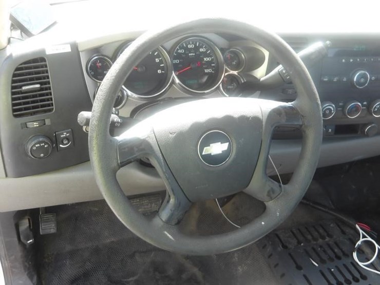 2011-chevrolet-silverado-2500-image-16