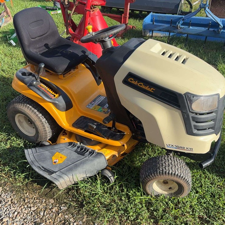 CUB CADET LTX1042KW
