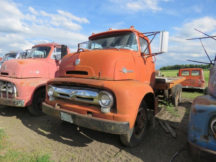 1956-ford-c600-image-3