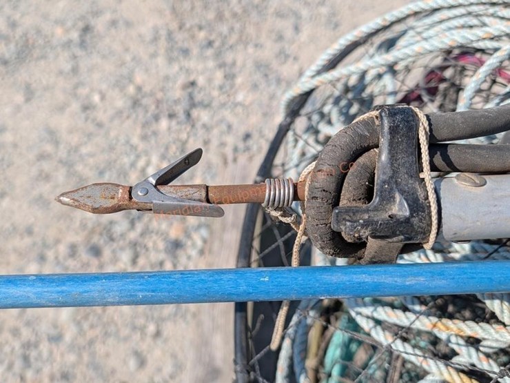 marine-lot---spear-guns,-crab-pots,-etc-image-4