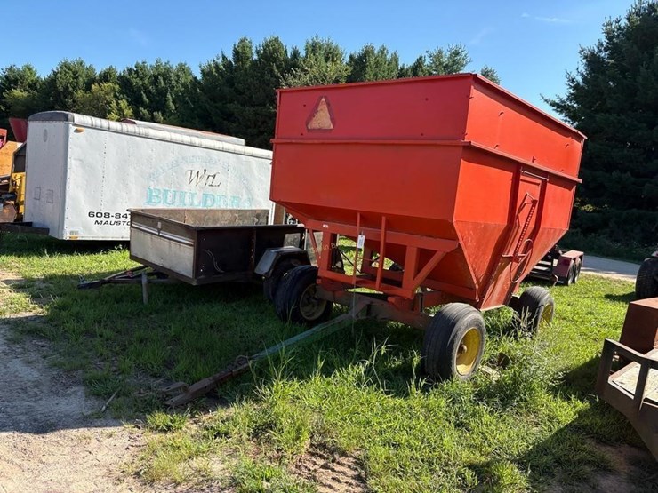 gravity-box-with-john-deere-gear-image-2