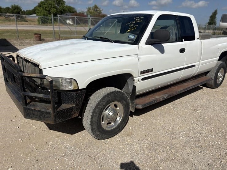 2001-dodge-2500-image-7