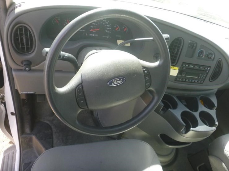 2007-ford-e450-image-13