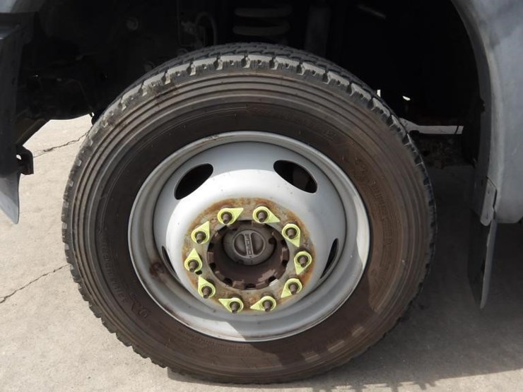 2011-ford-f550-image-6