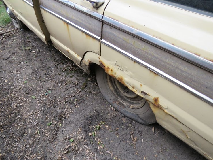 1976-jeep-wagoneer-4dr-image-5