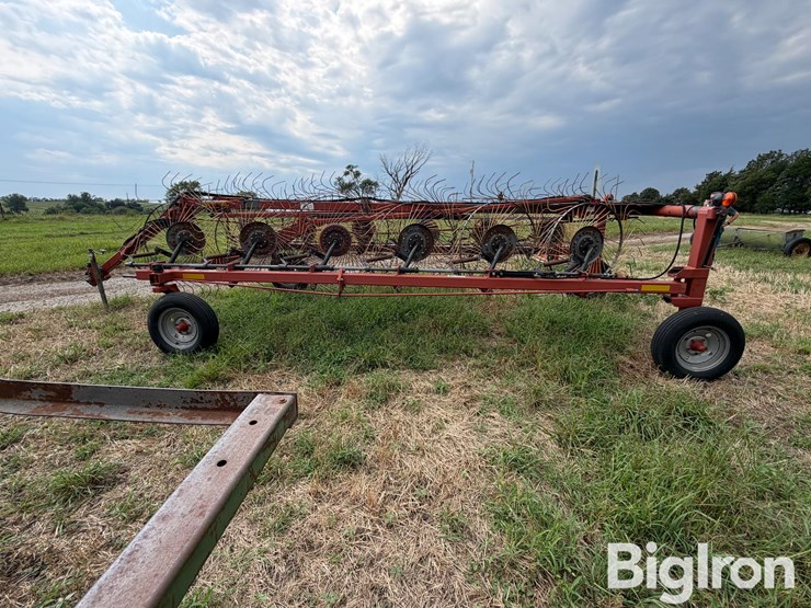 2009-massey-ferguson-3983-image-8
