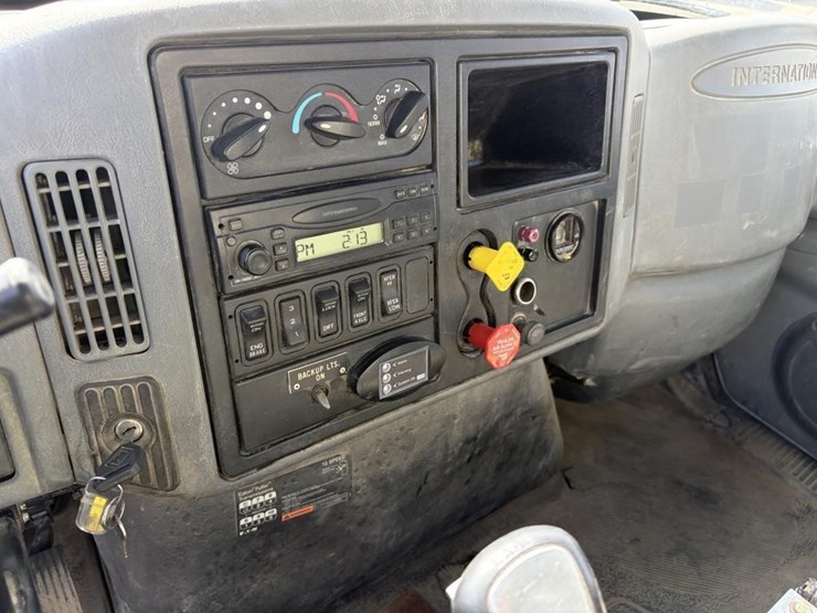 2006-international-7500-water-truck-image-21
