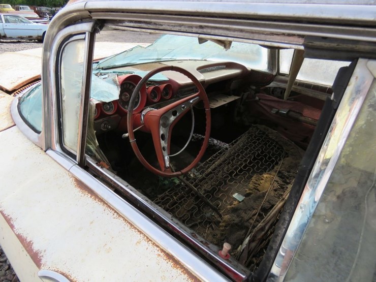 1960-impala-4dr-ht-flat-top-image-5