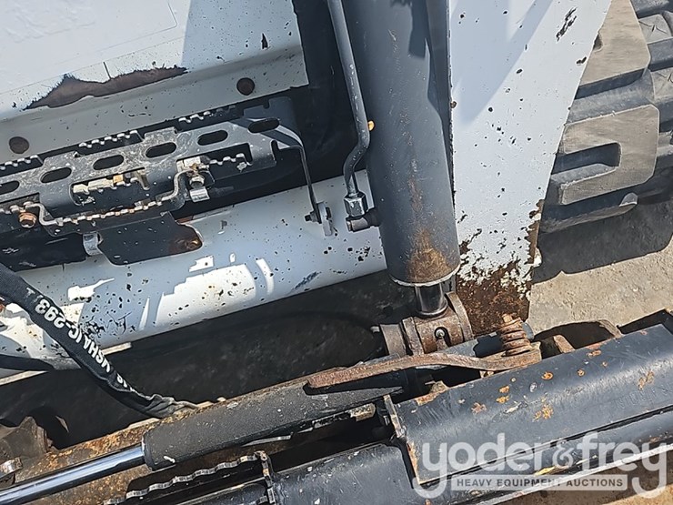 2016-bobcat-t870-image-18