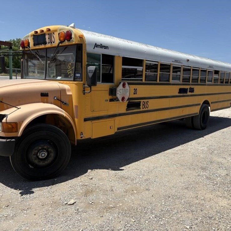 1997 INTERNATIONAL 3800