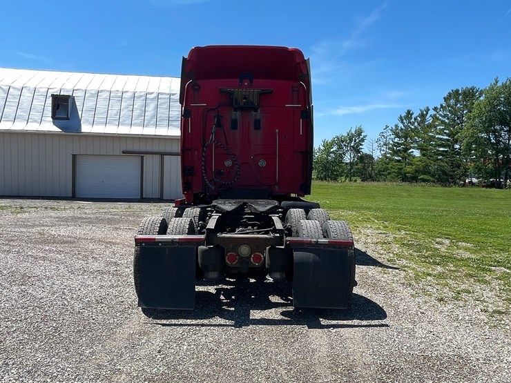 #118-•-2014-freightliner-semi-tractor-(has-wi-title)-(denmark,-wi)-image-6