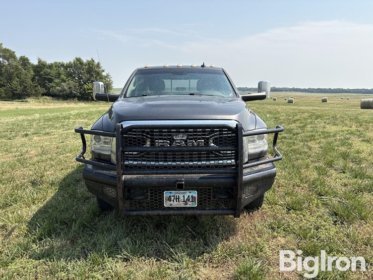 2017-dodge-3500-image-2