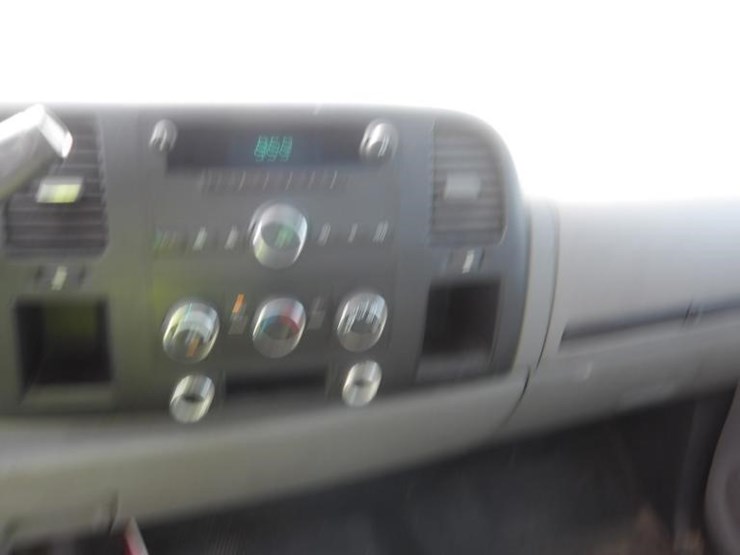 2009-chevrolet-silverado-2500-image-16