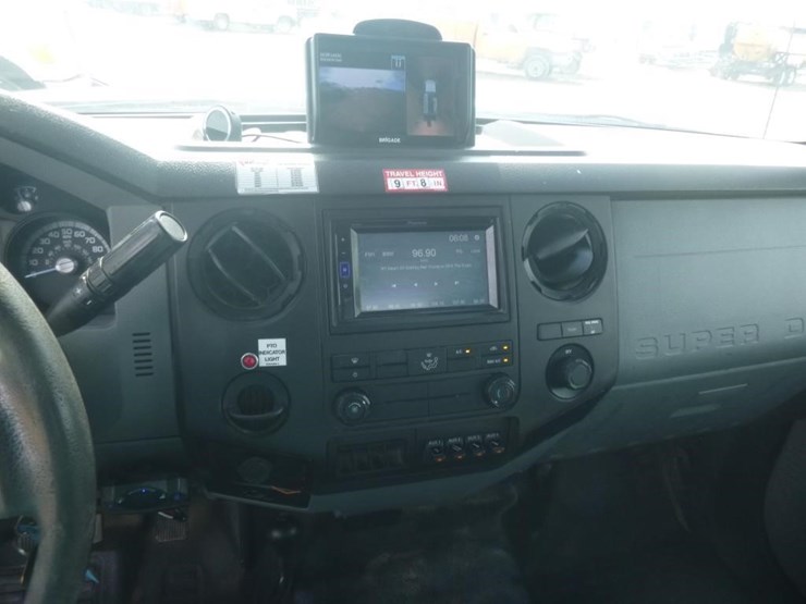 2013-ford-f550-image-26