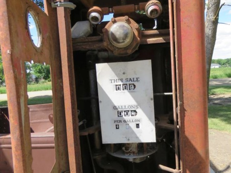 double-sided-computing-gas-pump-image-3
