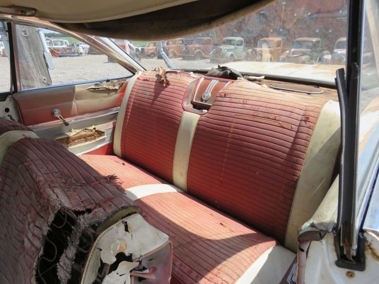 1961-chevrolet-impala-bubbletop-image-18