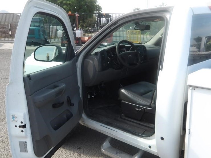2009-chevrolet-silverado-2500-image-12