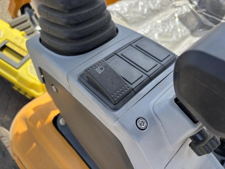 vicsec-vc20k-hydraulic-excavator-image-18
